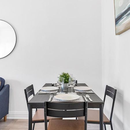 Modern Two Bedroom Apartment With Free Parking! Londýn Exteriér fotografie